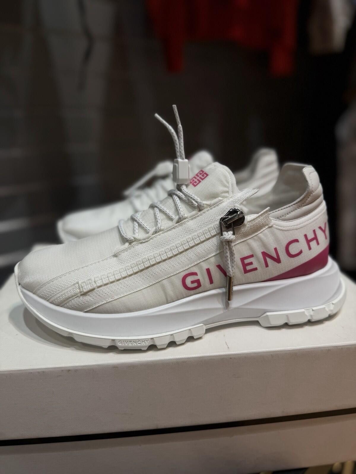 Givenchy Givenchy Spectre Logo Zip Runner Sneakers Size 39 (9US) W Size US 9 / IT 39 - 4 Thumbnail