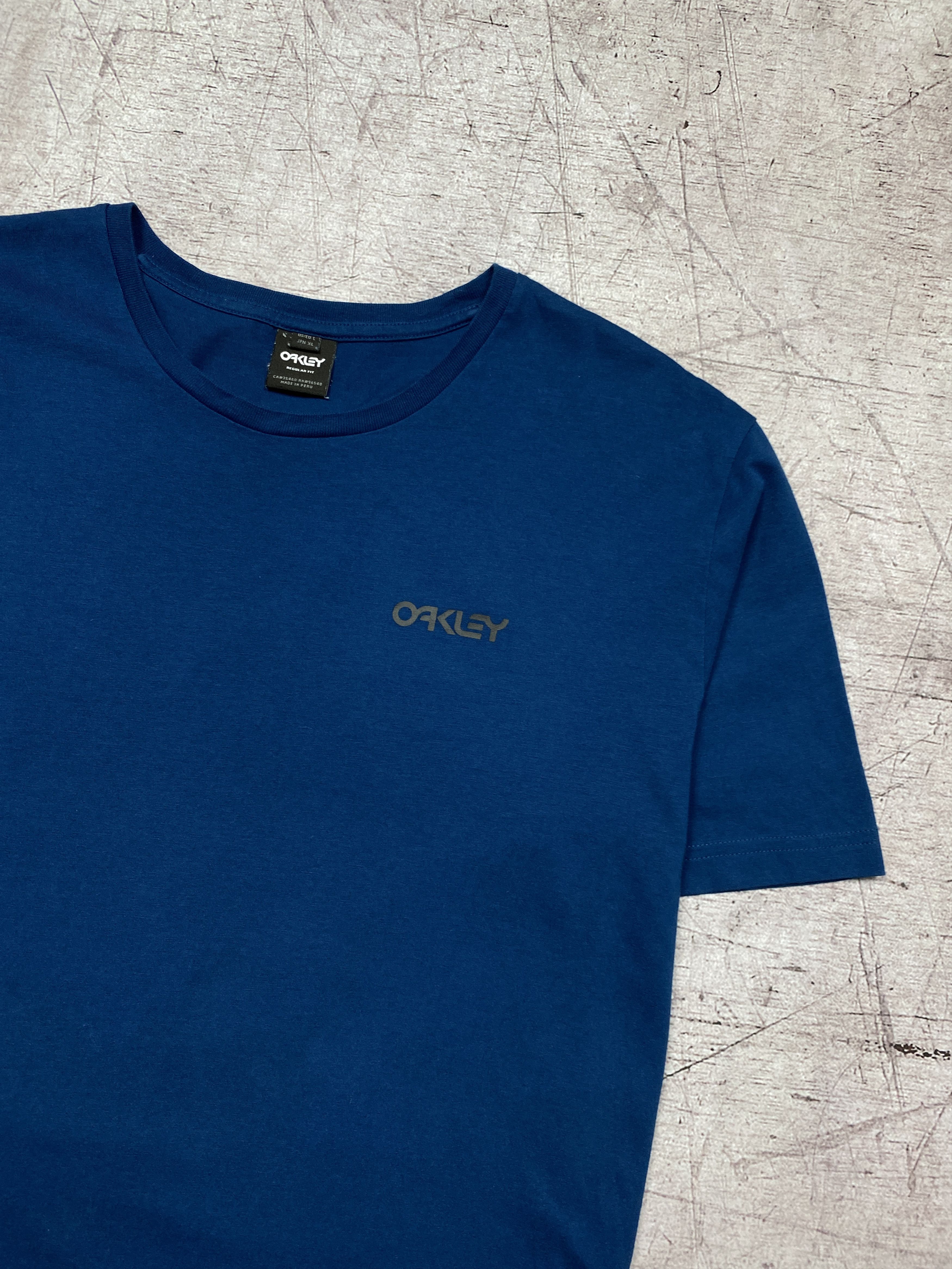 Oakley × Vintage Oakley Vintage Mens Crew Neck T-Shirt Size US L / EU 52-54 / 3 - 5 Thumbnail