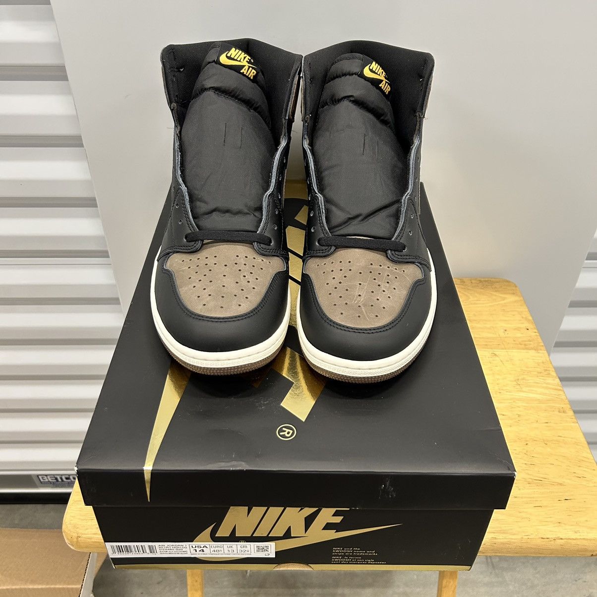 Jordan Brand Nike Air Jordan 1 Retro High OG Palomino DZ5485-020 Men’s 14 Size US 14 / EU 47 - 2 Thumbnail