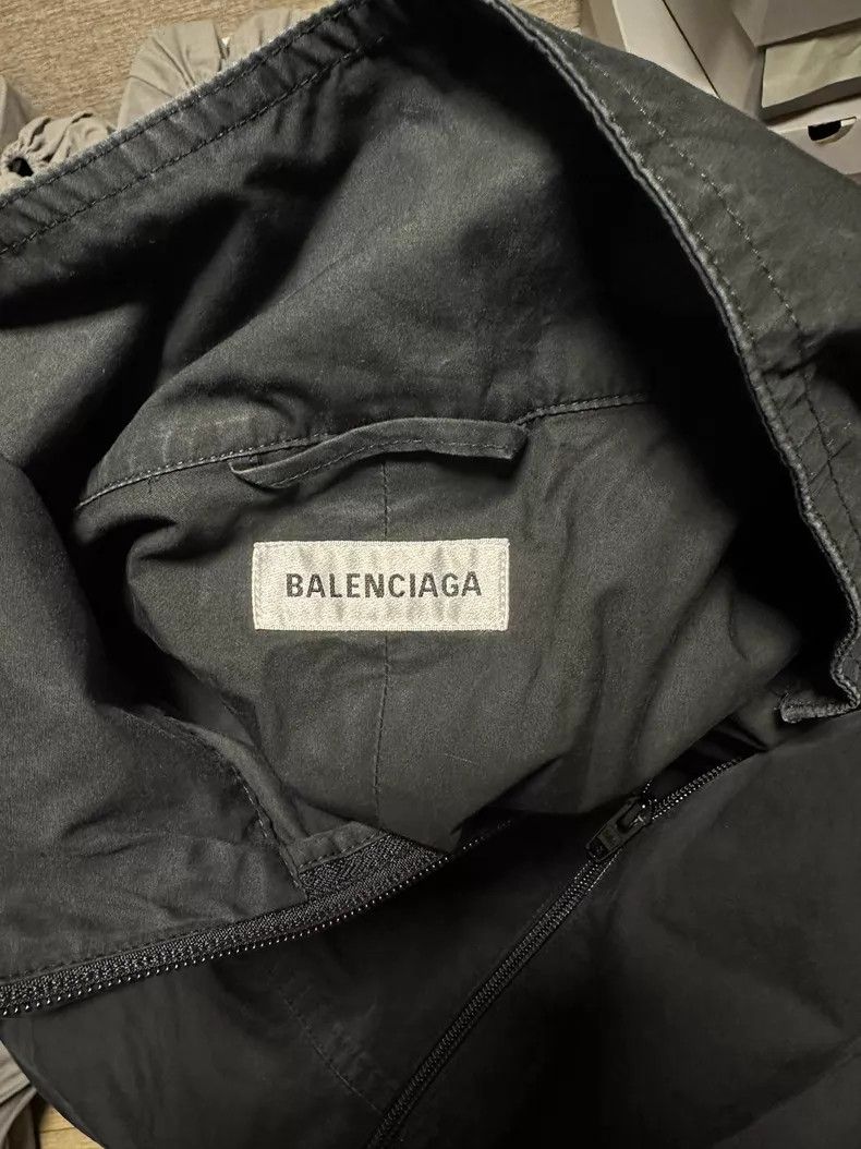 Balenciaga Balenciaga Front and Back Logo Distressed Windbreaker Jack Size XXS / US 00 / IT 34 - 7 Thumbnail