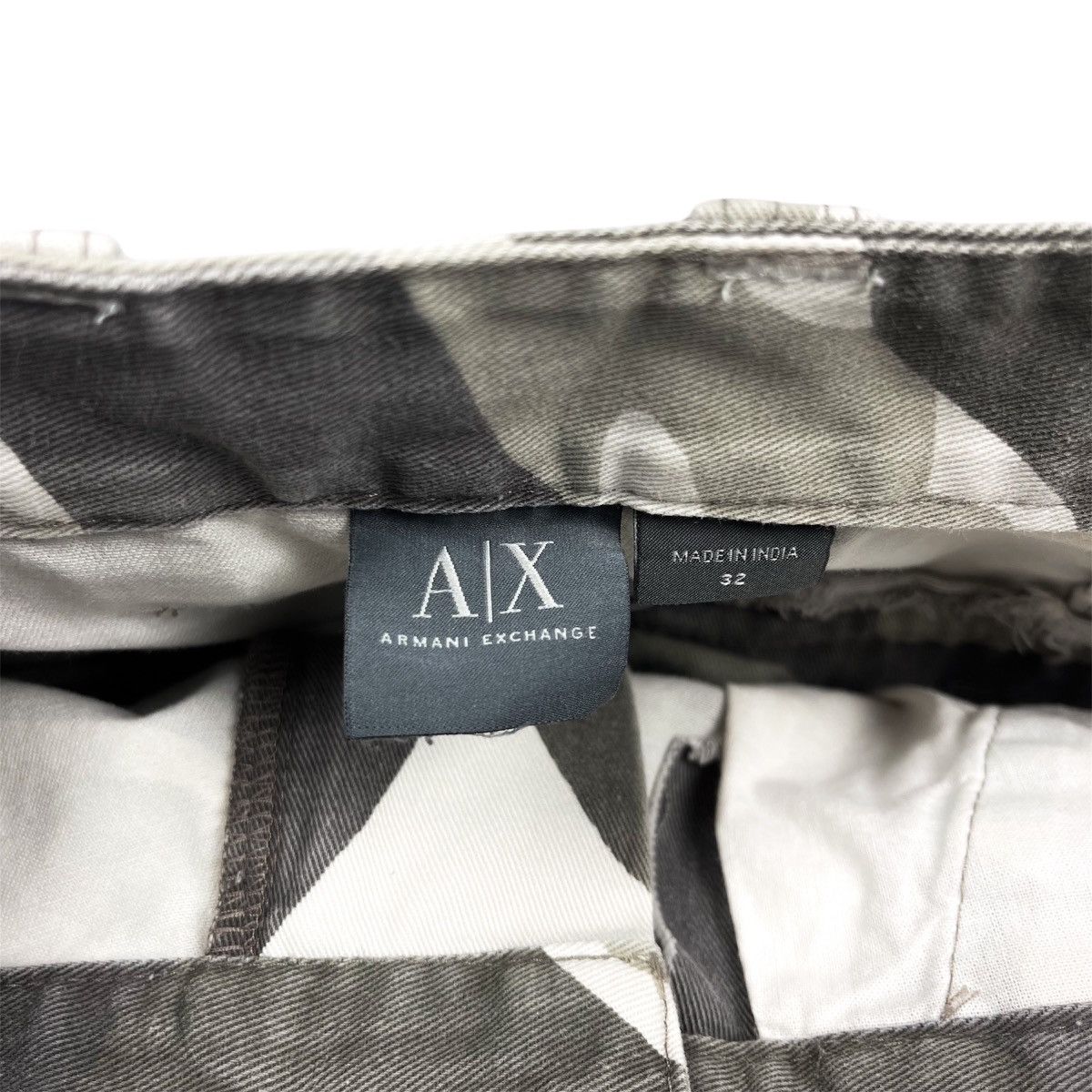 Armani Exchange Armani Exchange Camo Military Cargo Shorts Size US 32 / EU 48 - 8 Thumbnail