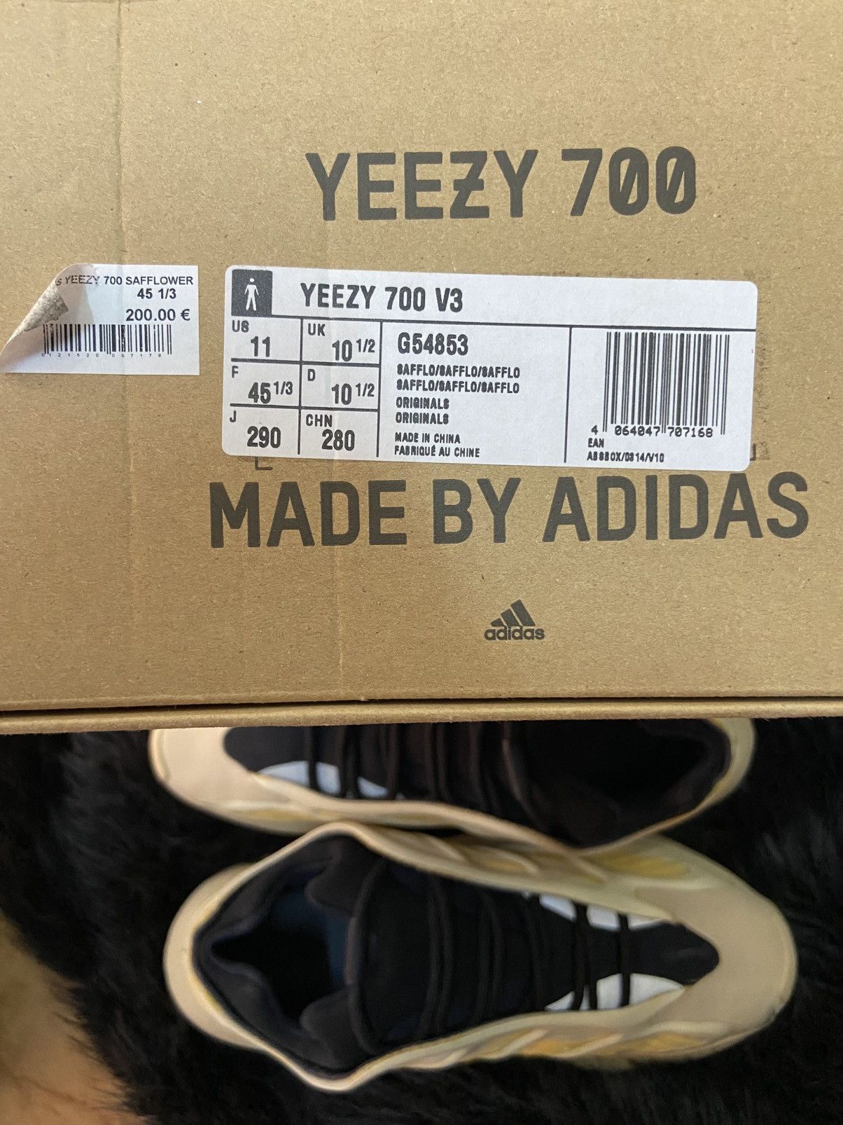 Adidas YEEZY 700 V3 Size US 11 / EU 44 - 7 Thumbnail