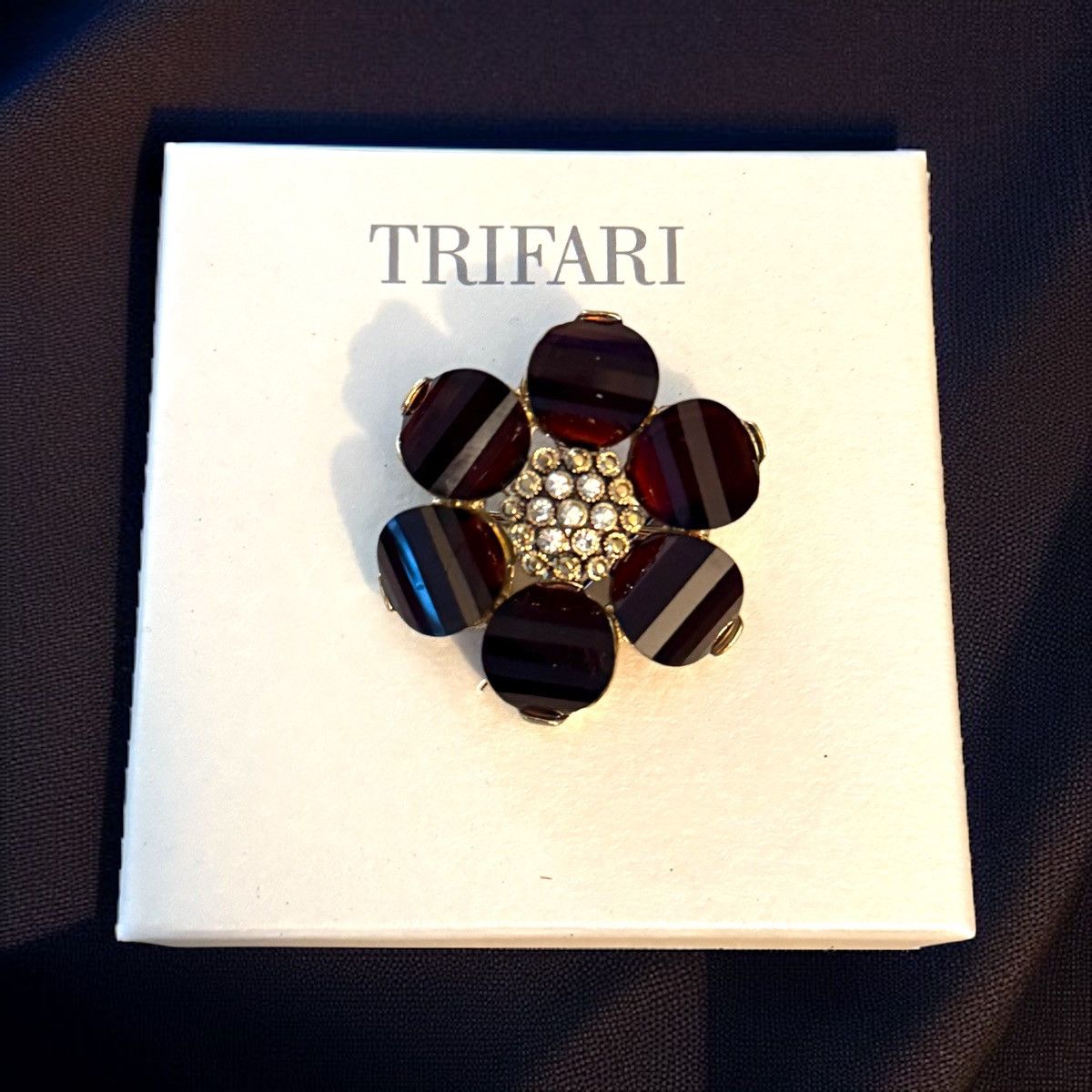Vintage Vintage Trifari red gemstone floral brooch Size ONE SIZE - 2 Thumbnail