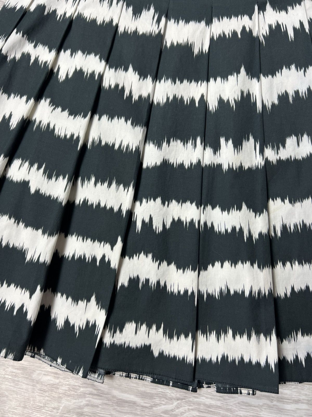 Prada Prada Milano 2013 Striped Skirt Size 40 Size 27" / US 4 / IT 40 - 6 Thumbnail