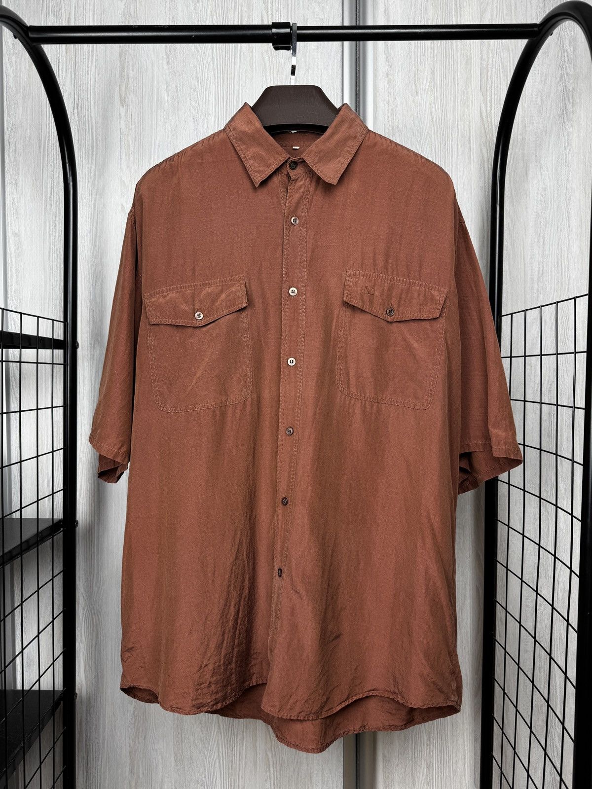 Valentino Valentino Uomo vintage brown rare silk ss shirt size XL Size US XL / EU 56 / 4 - 1 Thumbnail