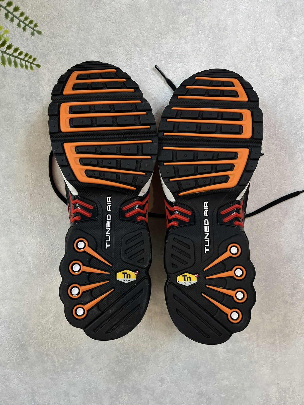 Nike NIKE TN AIR MAX PLUS RARE TIGER Y2K SNEAKERS SHOES DRILL Size US 8 / EU 41 - 9 Thumbnail
