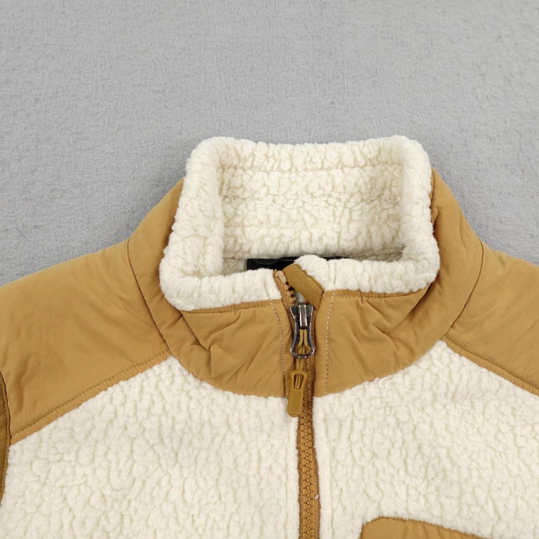 Marmot Marmot Vest Womens XS Cream Brown Wiley Polartec Sherpa Fleece Full Zip Hiking Vest Womens XS Beige Marmot Zip Lined Pockets Outdoor Autumn Winter Size XS / US 0-2 / IT 36-38 - 2 Thumbnail