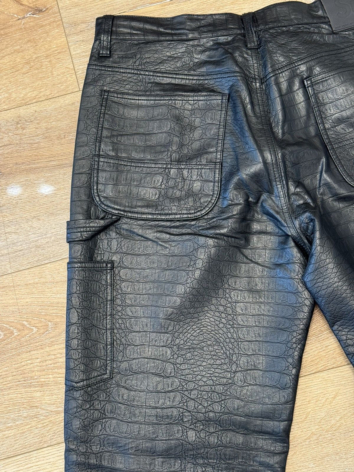 Supreme Supreme Crocodile Leather Carpenter Pant Size US 34 / EU 50 - 6 Thumbnail