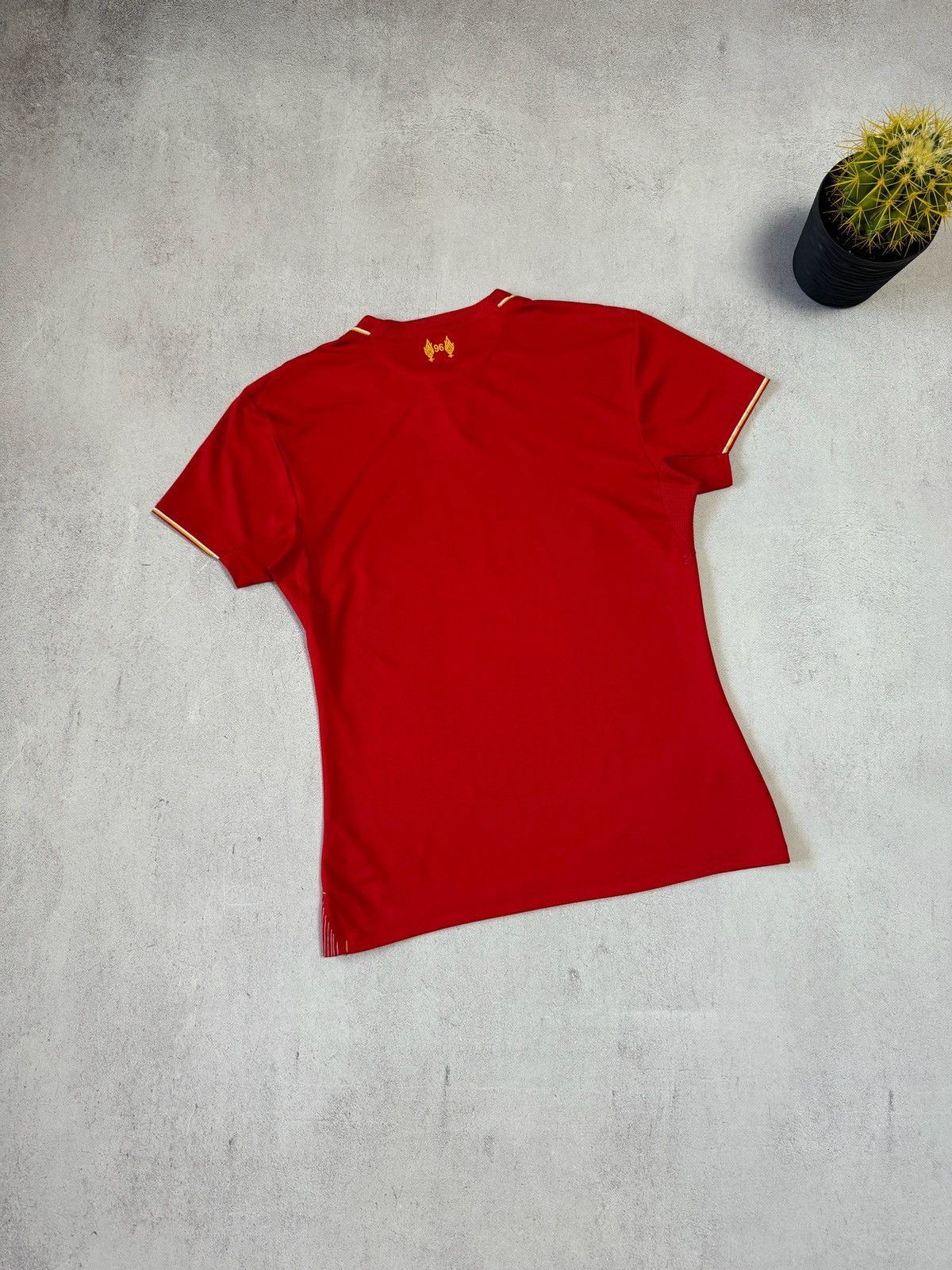 New Balance New Balance Liverpool Jersey Football Shirt 2015/2016 Womens Size US M / EU 48-50 / 2 - 7 Thumbnail