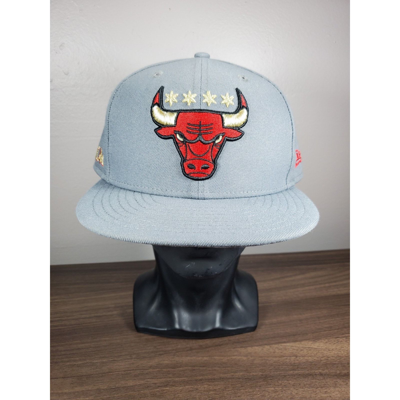 NBA × New Era Chicago Bulls Grey New Era 9Fifty Snapback Hat Cap Red Gold Size ONE SIZE - 1 Thumbnail