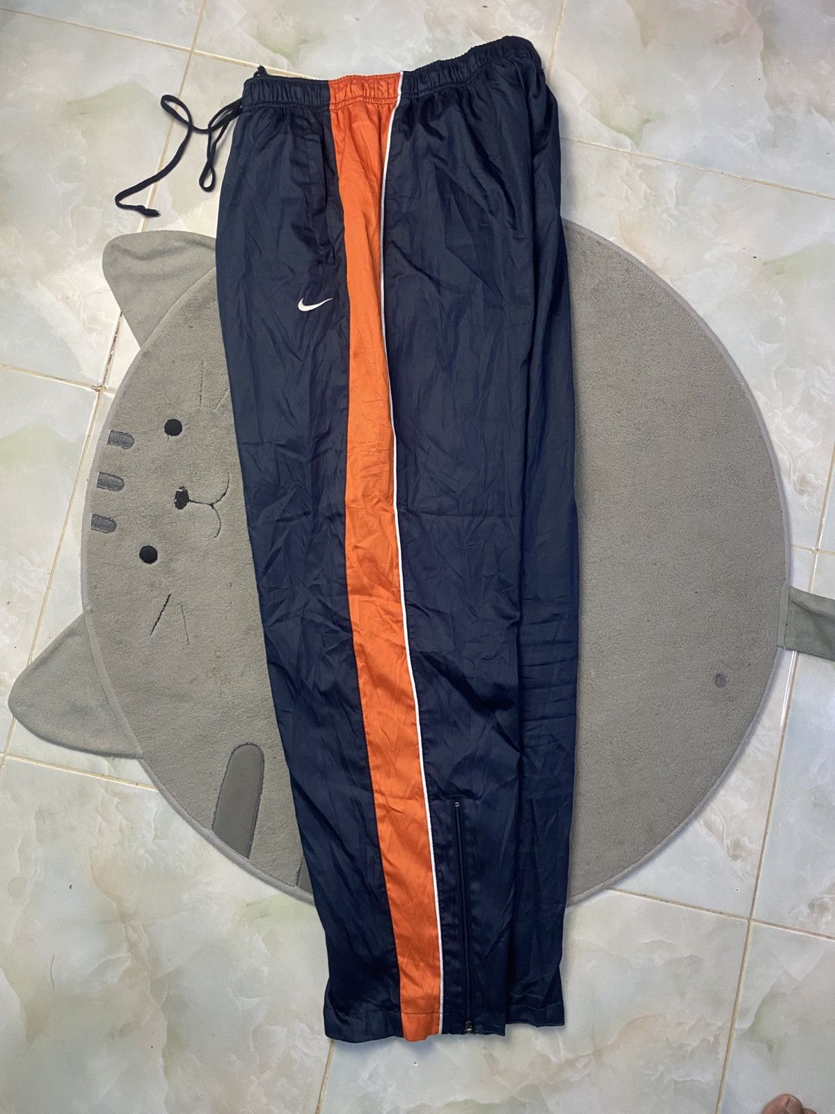 Carhartt Wip × Nike VINTAGE NIKE 90S BAGGY NYLON WIDE LEG SWOOSH TRACK PANTS Y2K Size US 26 / EU 42 - 2 Thumbnail