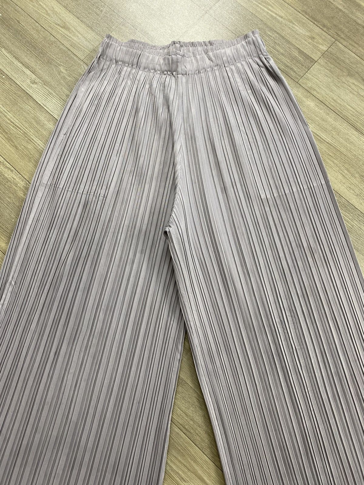 Pleats Please Issey Miyake Vintage Pleats Please Issey Miyake Wide Leg Pants Dark Gray Size US 28 / EU 44 - 2 Thumbnail