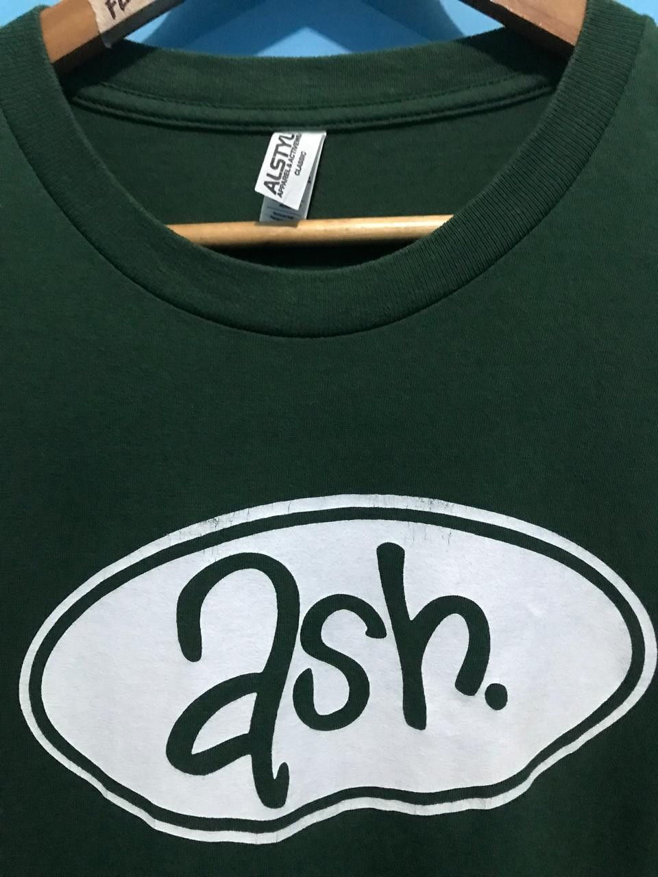 Band Tees ASH Portishead Supreme MBV Band T Shirt Size US XL / EU 56 / 4 - 2 Thumbnail