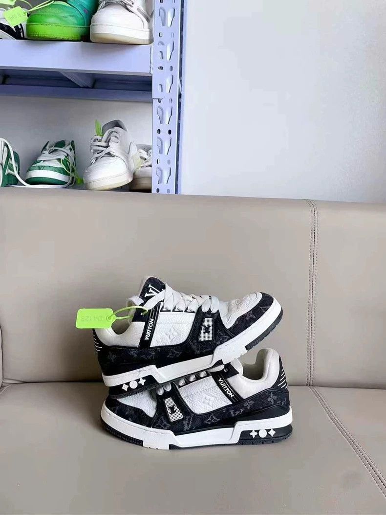 Louis Vuitton Louis Vuitton Louis Vuitton LV Trainer Black and White Sne Size US 10 / EU 43 - 5 Thumbnail