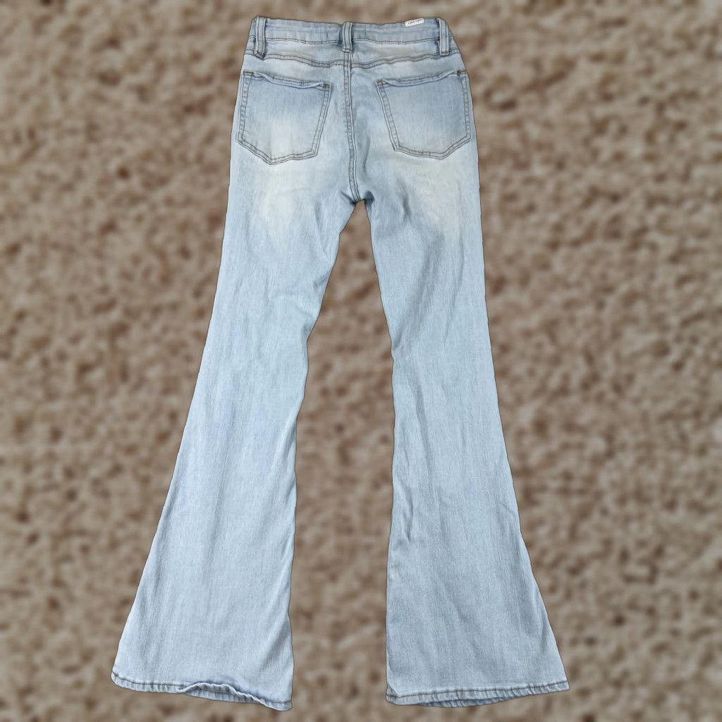Almost Famous Almost Famous Jeans Womens 3 Blue Denim Flared Distressed Slimming 5-Pocket Cotton Blend Size 26" / US 2 / IT 38 - 1 Thumbnail