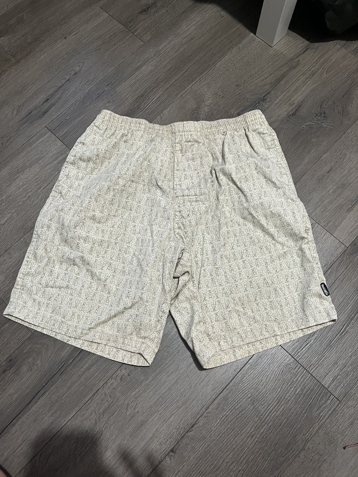 Stussy × Vintage VINTAGE OG 1980s Stussy fish bone pattern beige shorts Size US 28 / EU 44 - 1 Thumbnail