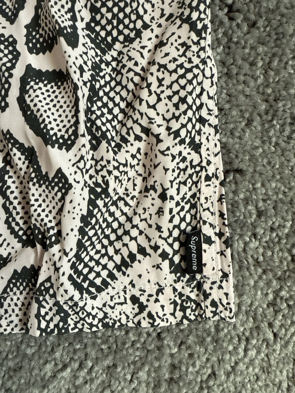 Supreme Supreme snake s/s shirt Size US S / EU 44-46 / 1 - 4 Thumbnail