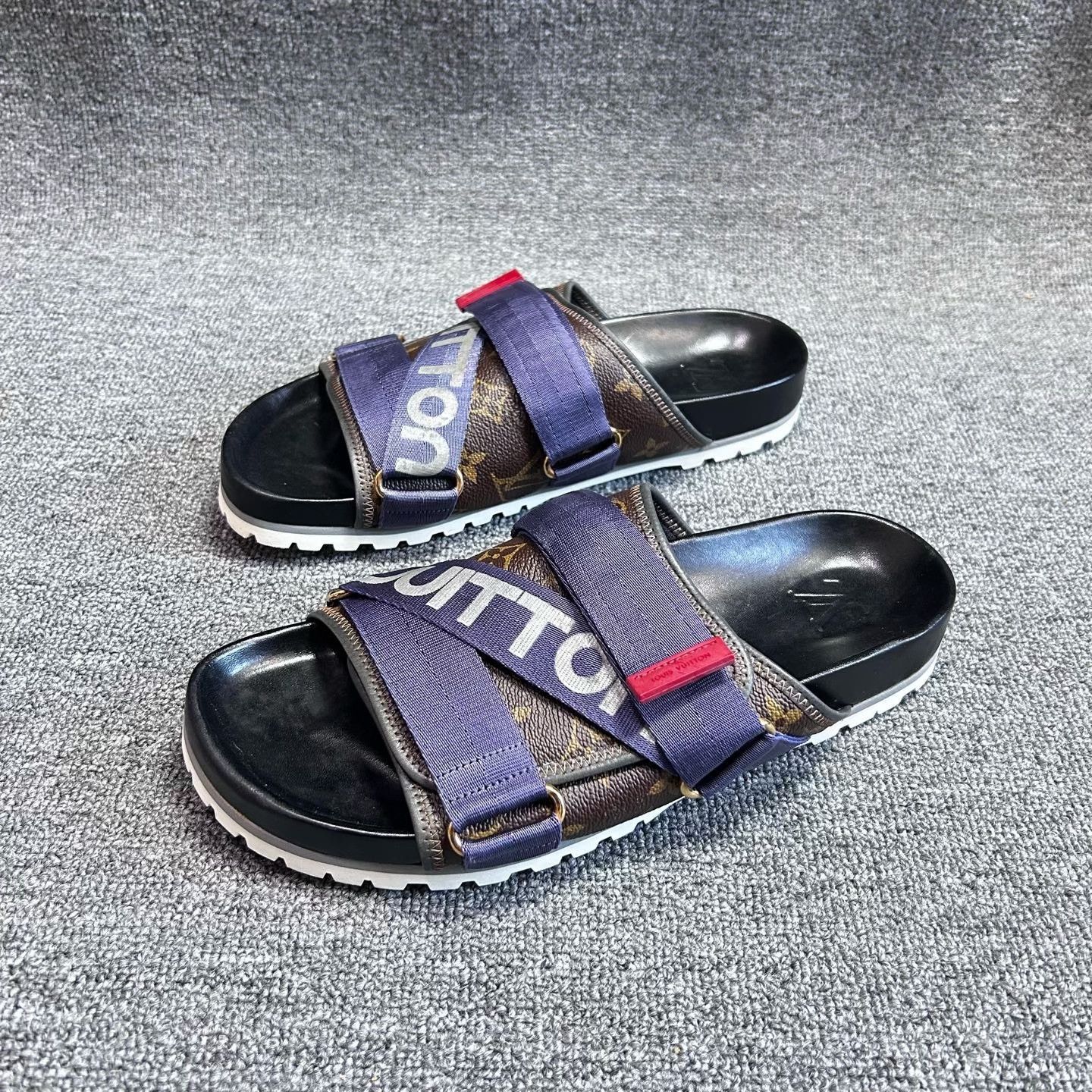 Louis Vuitton Louis Vuitton Sandals 42 Men Size US 9 / EU 42 - 1 Thumbnail