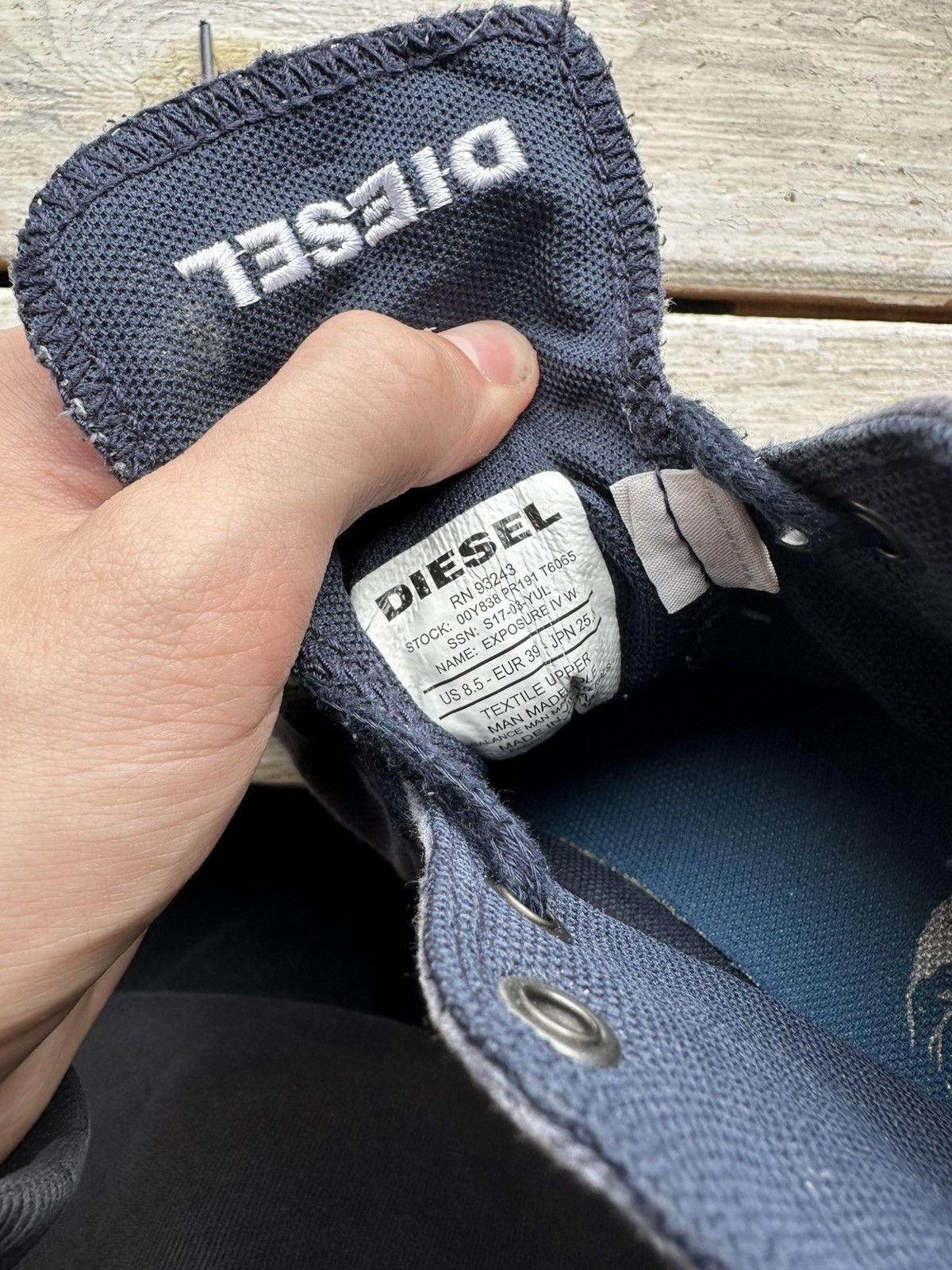 Diesel 🚨VNTG DIESEL DENIM JEANS RARE Y2K IF6WAS9 style DISTRESSED Size US 6 / EU 39 - 10 Thumbnail