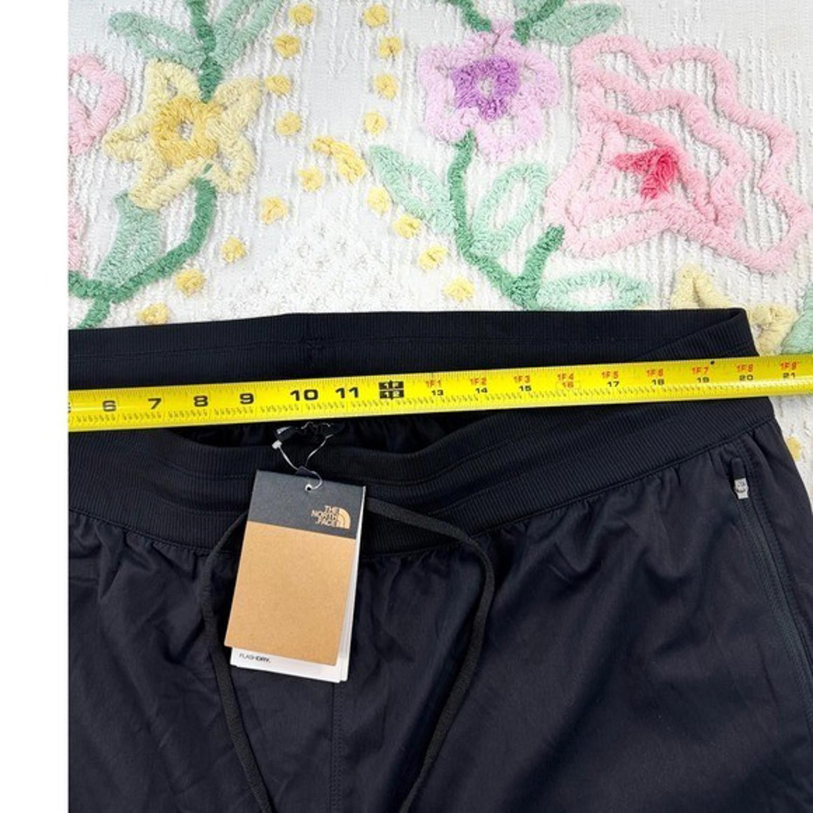 The North Face The North Face Womens 2X Regular Black FlashDry Capri Pants Size 42" / US 20 - 3 Thumbnail