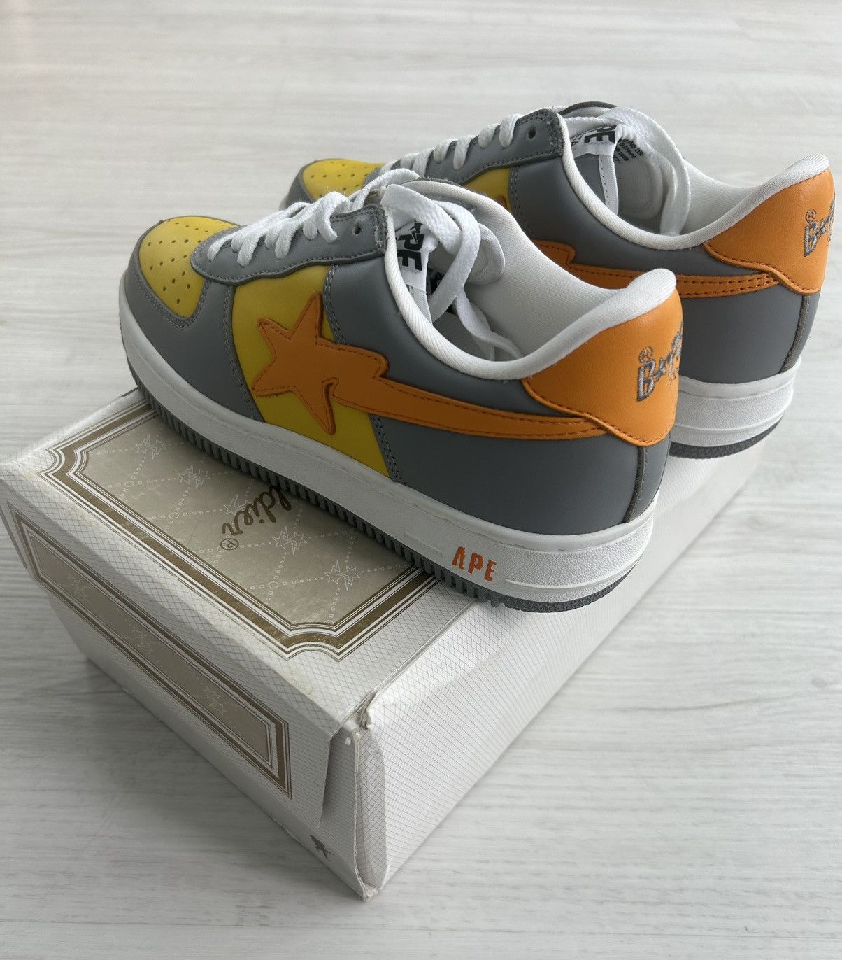 Bape VERY RARE OG 2003 A BATHING APE ORANGE/GRAY BAPESTA Size US 9.5 / EU 42-43 - 3 Thumbnail