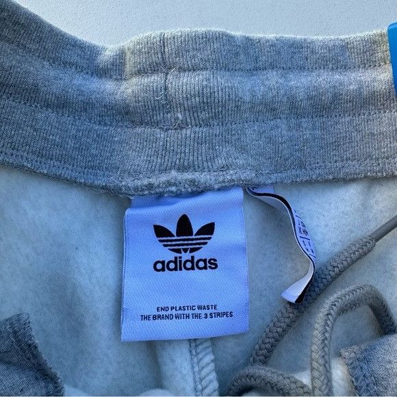 Adidas NWT ADIDAS LIGHT GRAY SLIM FIT CARGO STRAIGHT LEG SWEATPANTS Size US 30 / EU 46 - 7 Thumbnail