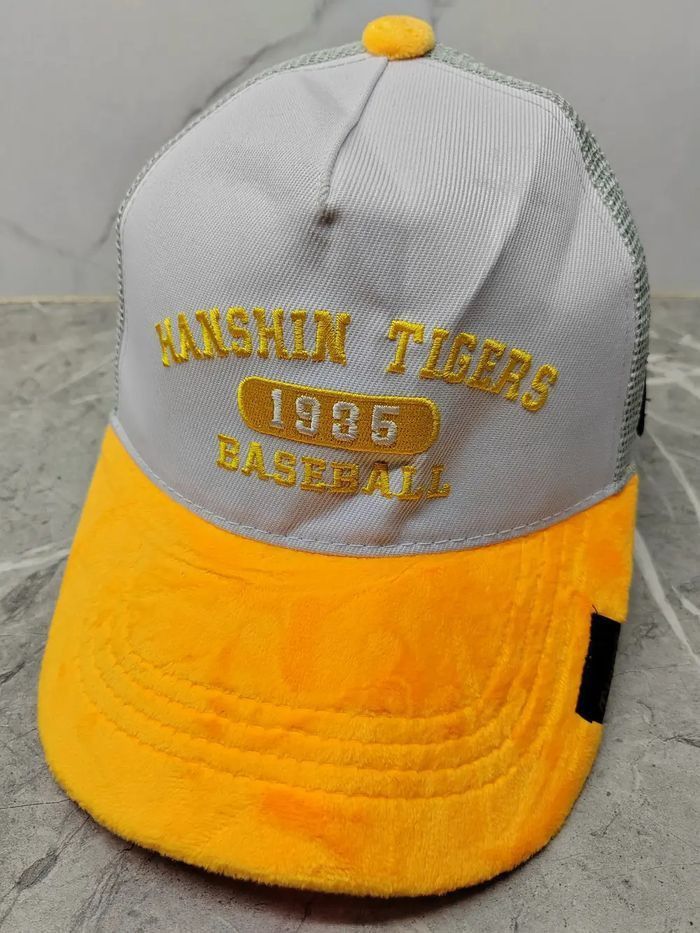 Japanese Brand Vintage Hanshin Tiger Trucker Cap Hat Size ONE SIZE - 1 Thumbnail
