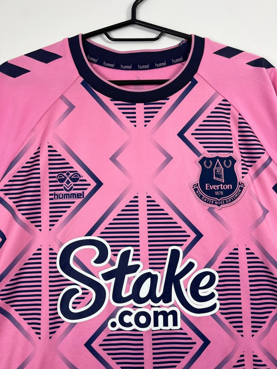 Other Everton FC Away Pink Jersey 2022/23 Godfrey #22 Hummel XL Size US XL / EU 56 / 4 - 2 Thumbnail