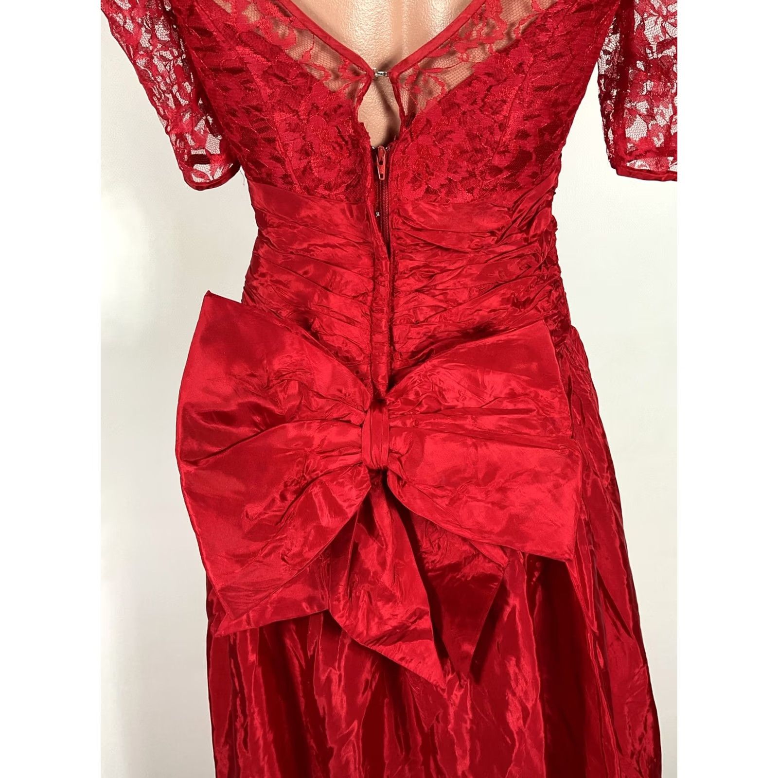 Vintage VINTAGE UNIONMADE Dress Bubble Sleeve Red Lace 1980s Prom Gown 4 Womens Size S / US 4 / IT 40 - 7 Thumbnail
