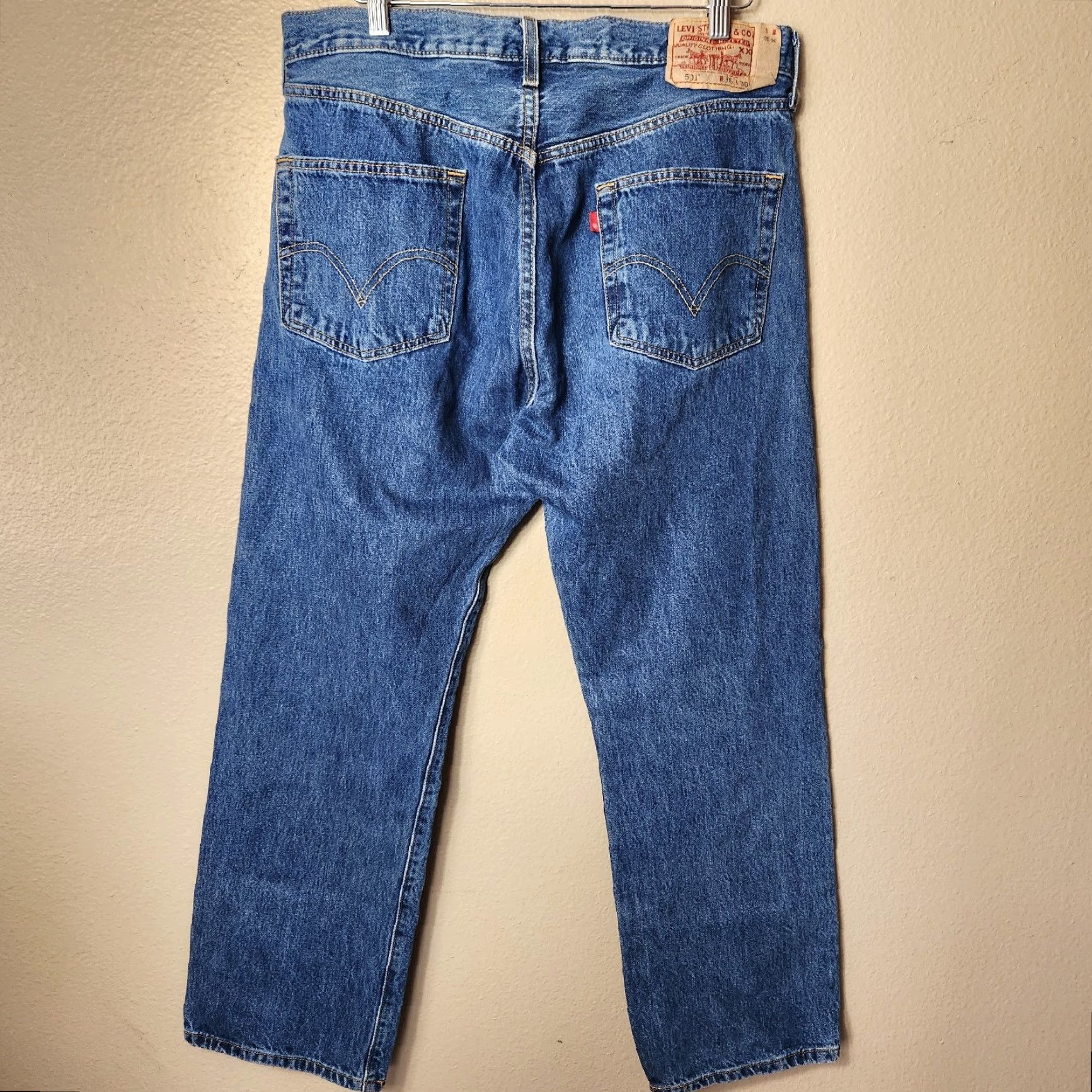 Levi's VINTAGE Levi's Jeans 501 Button Fly Medium Wash Straight Mens 36x30 Blue Denim Regular Inseam 30s 90s Moda? Size US 36 / EU 52 - 5 Thumbnail