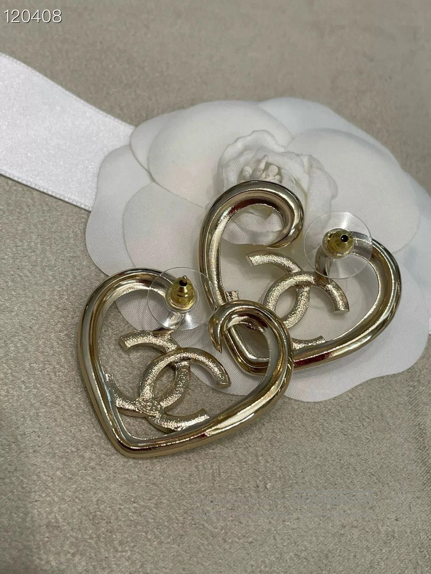Chanel Chanel Large Heart Earrings 23C. Size ONE SIZE - 4 Thumbnail