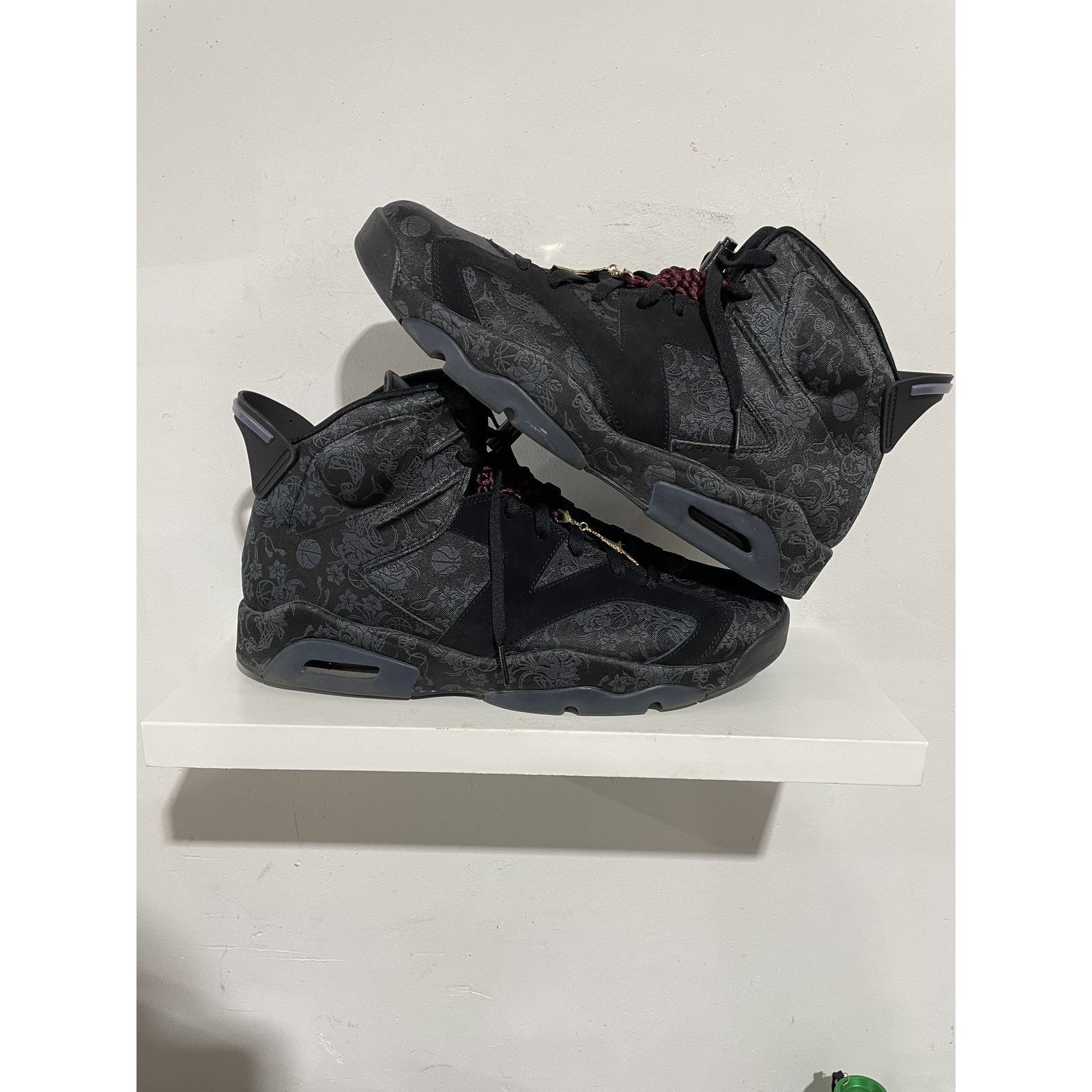 Jordan Brand JORDAN 6 RETRO SD TRIPLE BLACK SIZE 14.5W (13 M) PREOWNED Size US 13 / EU 46 - 1 Thumbnail