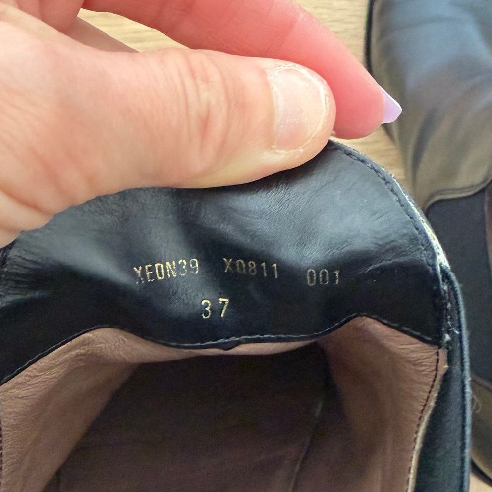 Giorgio Armani Giorgio Armani Black Leather Chelsea Boots Sz 6.5 Sz 37 Size US 6.5 / IT 36.5 - 6 Thumbnail