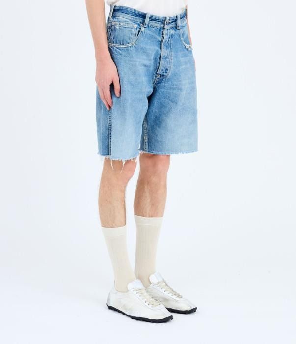 Maison Margiela o1bcso1str0526 Distressed Denim Short in Light Blue Size US 36 / EU 52 - 2 Thumbnail