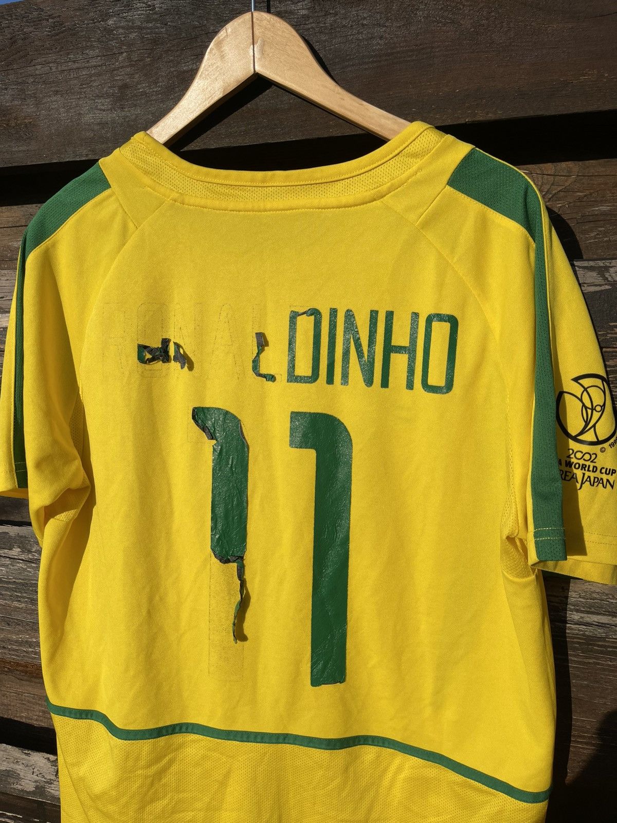 Nike 2002 Nike Brazil #11 Ronaldinho soccer jersey vintage Size US L / EU 52-54 / 3 - 14 Thumbnail