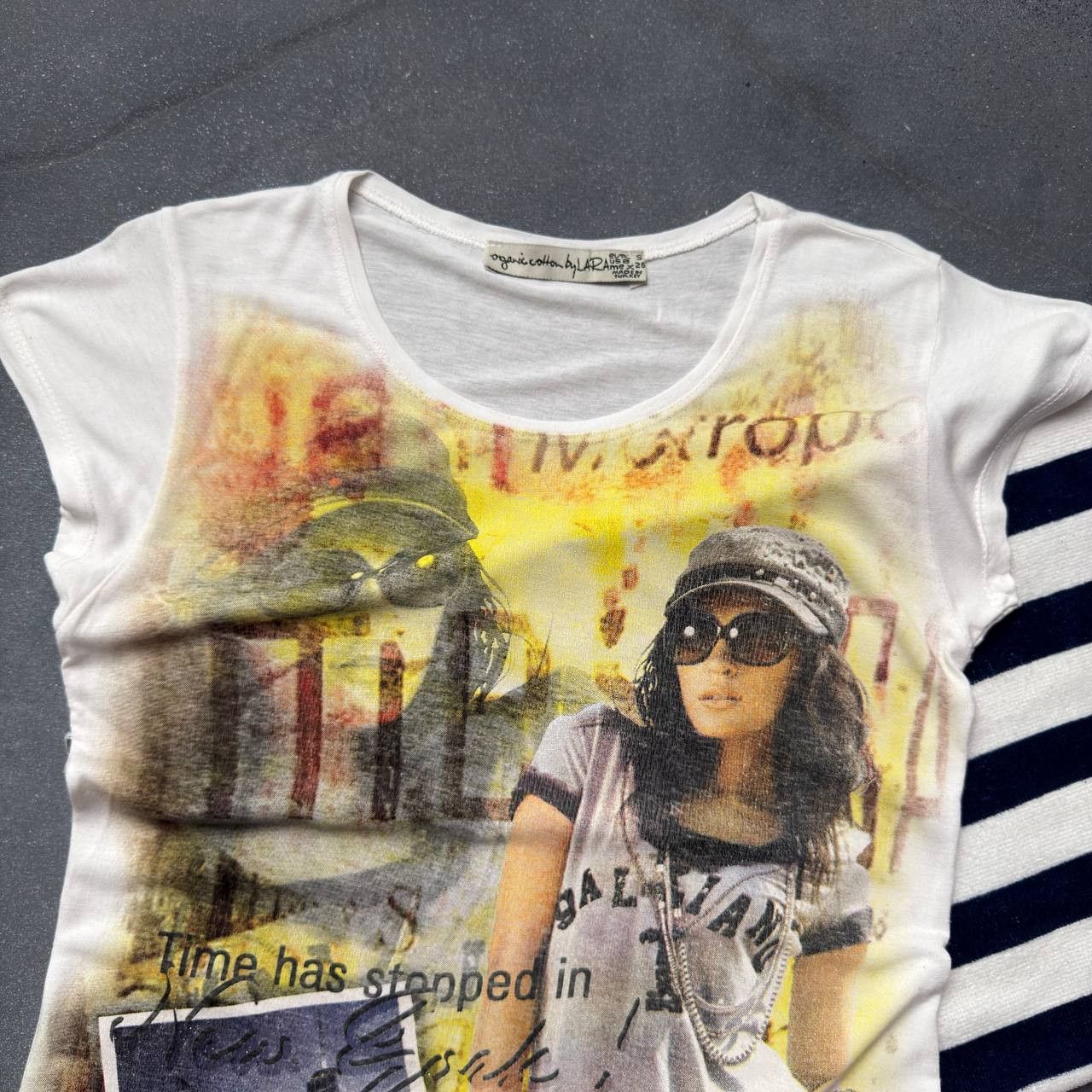 Japanese Brand × Vintage Y2K Sexy Lady Printed Vintage T-Shirt Size S / US 4 / IT 40 - 3 Thumbnail