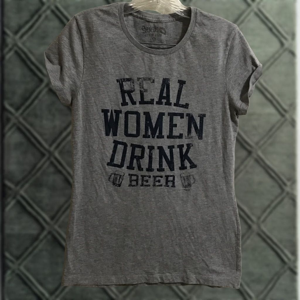Vintage Spencer’s T-shirt Real Women Drink Beer Funny T-Shirt Grey XL Women Slim Short Sleeve Round Neck Pullover Cotton Blend B673 Size XL / US 12-14 / IT 48-50 - 1 Thumbnail