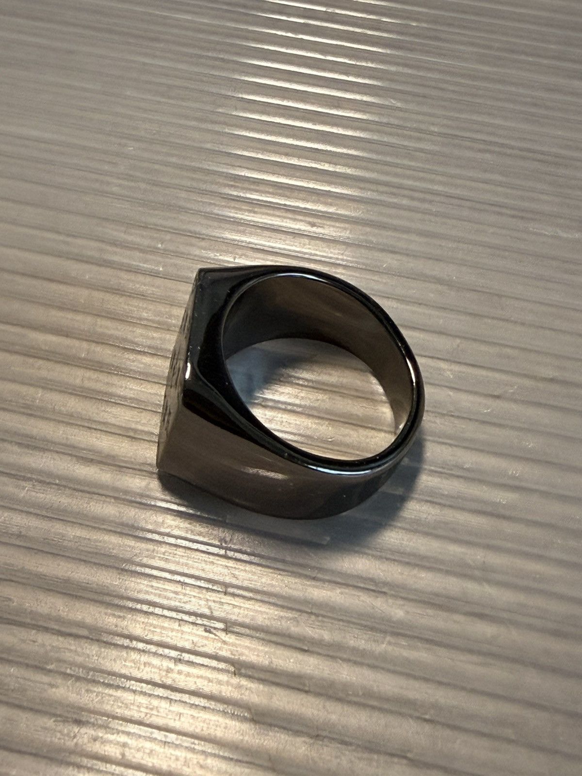 Louis Vuitton Louis Vuitton Monogram Signet Ring Size ONE SIZE - 5 Thumbnail