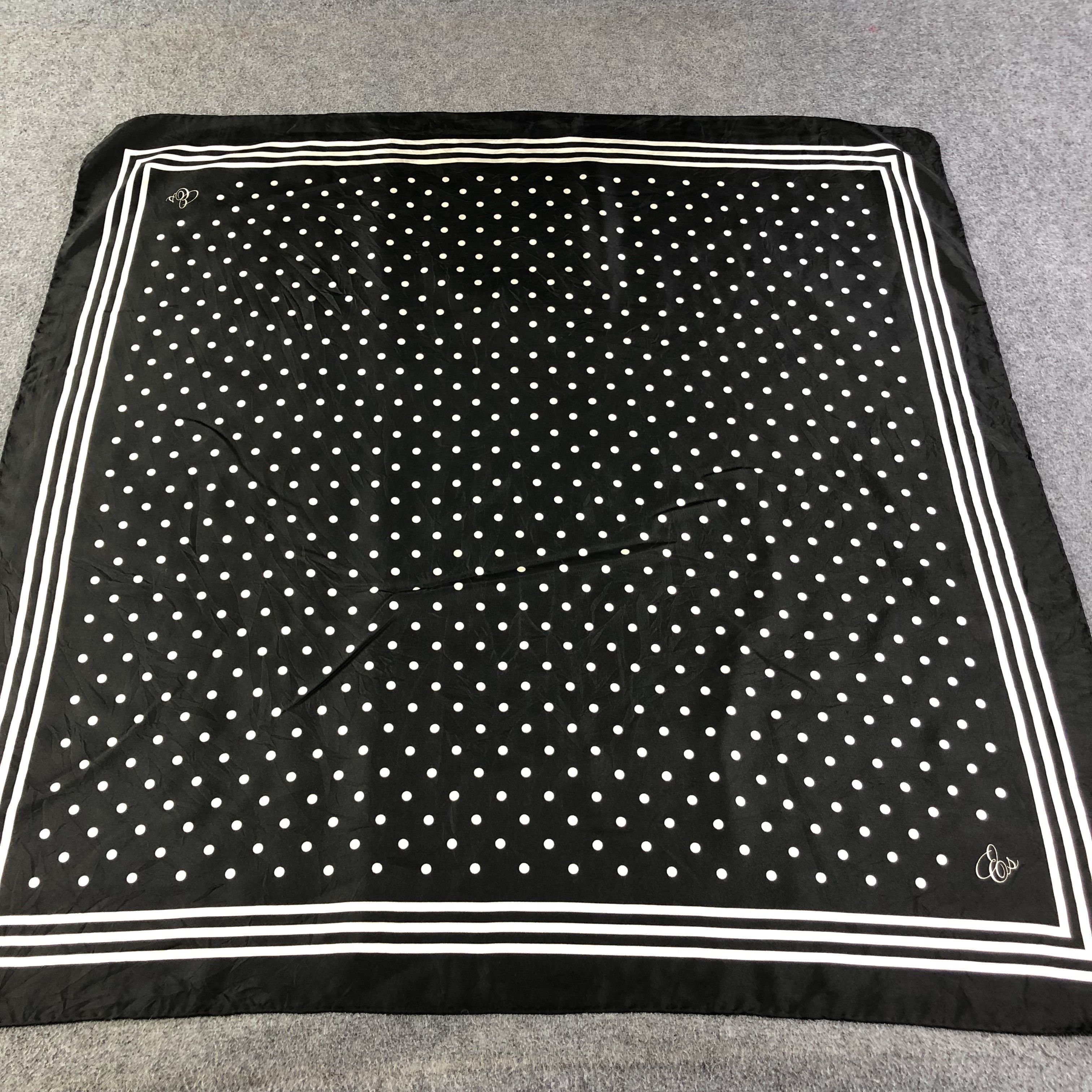 Japanese Brand Leilian Hand Rolled Silk Scarf M813 Size ONE SIZE - 1 Thumbnail