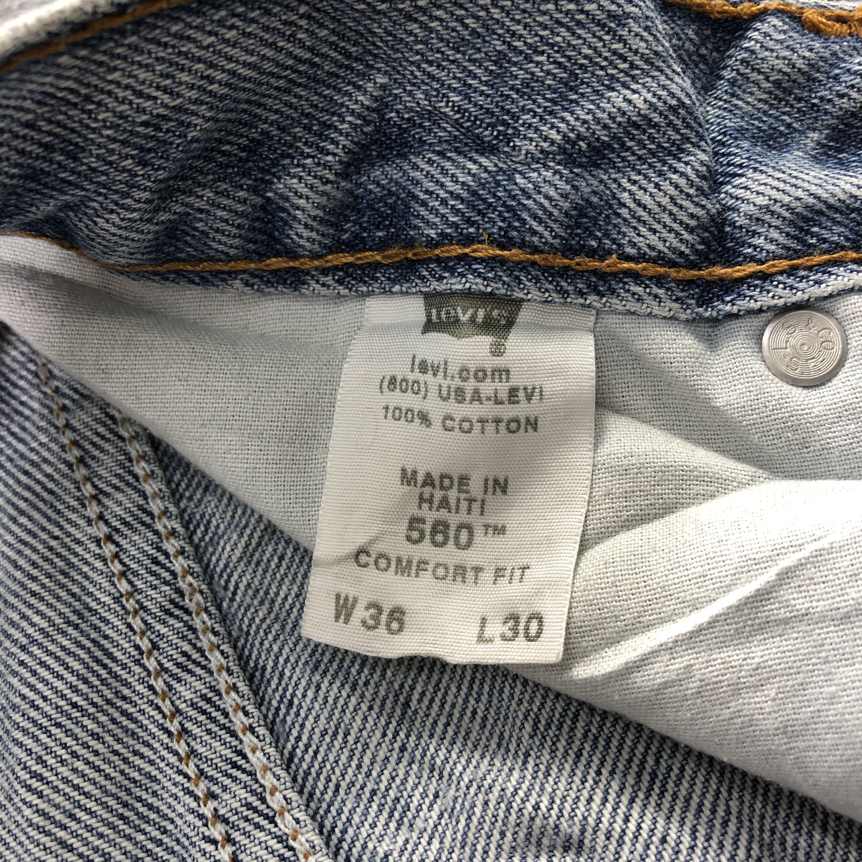 Levi's Light Washed Vintage Levis 560 Jeans Distressed Denim-J1041 Size US 35 - 10 Thumbnail