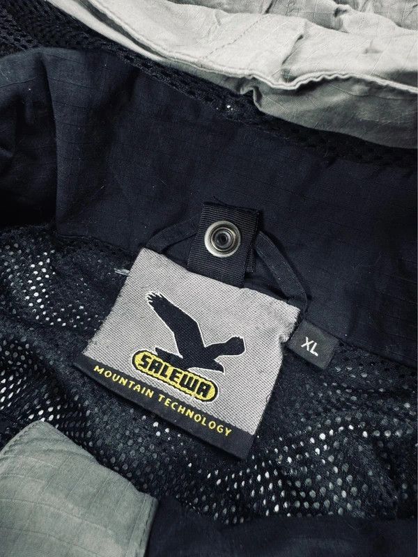 SALEWA Vintage Salewa mountain jacket gray black XL logo Size US XL / EU 56 / 4 - 4 Thumbnail