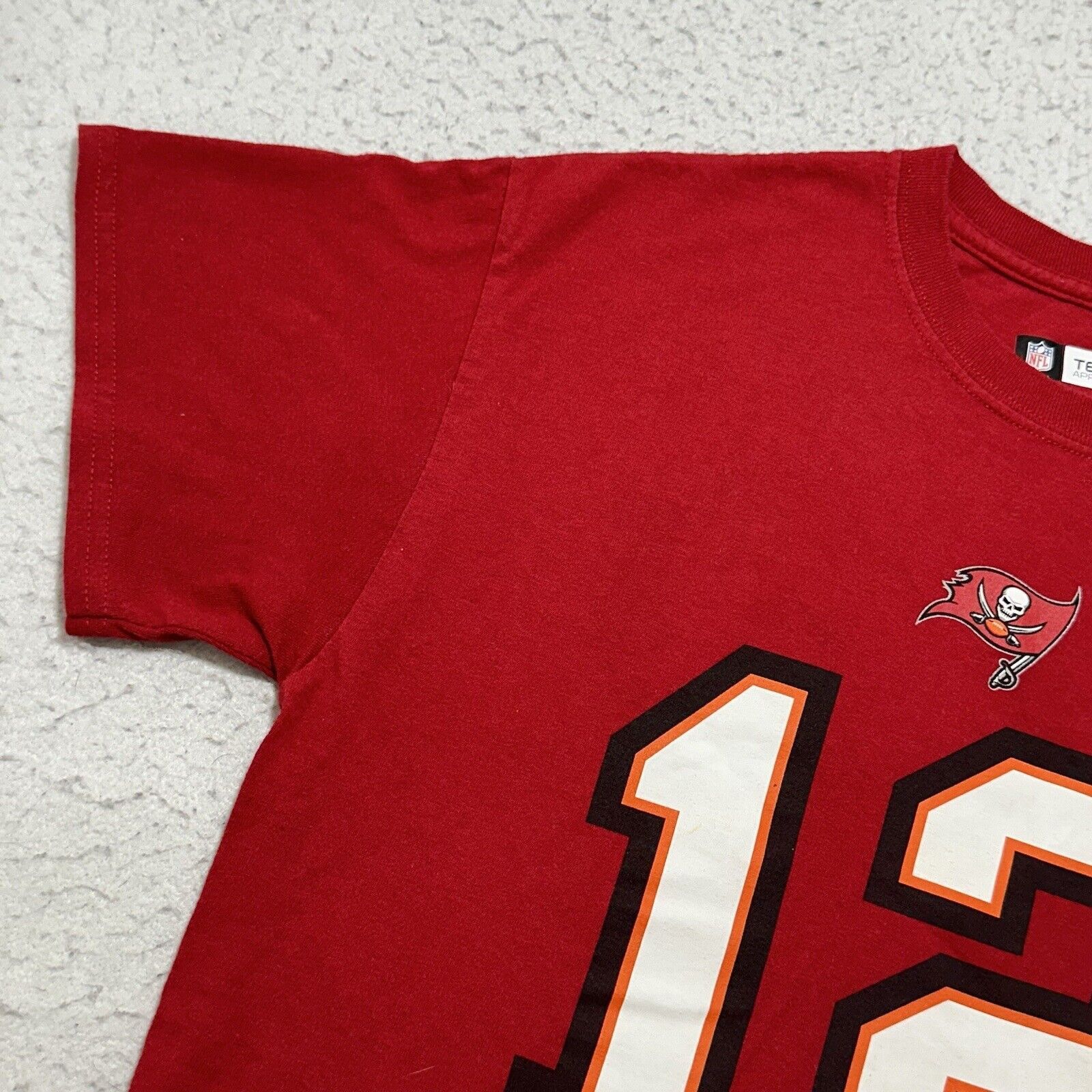 NFL NFL Tampa Bay Buccaneers Medium Tom Brady Graphic TShirt #12 Size US M / EU 48-50 / 2 - 6 Thumbnail