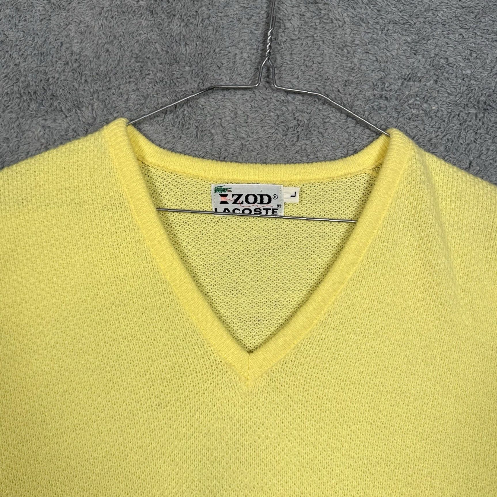 Izod VINTAGE Izod Lacoste Sweater Mens L Pullover V Neck Orlon Acrylic USA Made 80s Mens L Yellow Pullover Knit Logo 80s Mens Size US L / EU 52-54 / 3 - 2 Thumbnail