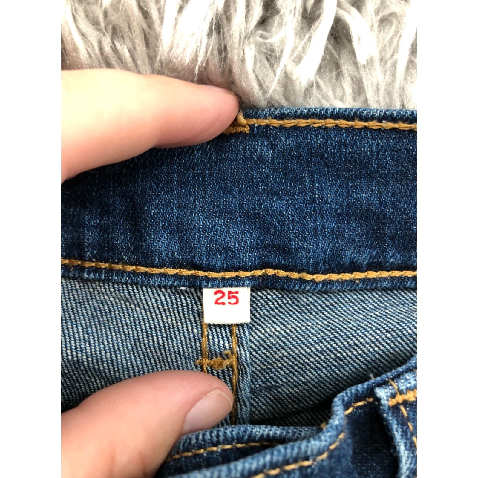 Levi's Levi's Shorts Womens 25 Mid Rise Bermuda 5-Pocket Denim Blue Dark Wash Cotton Womens Size 42" / US 20 - 7 Thumbnail