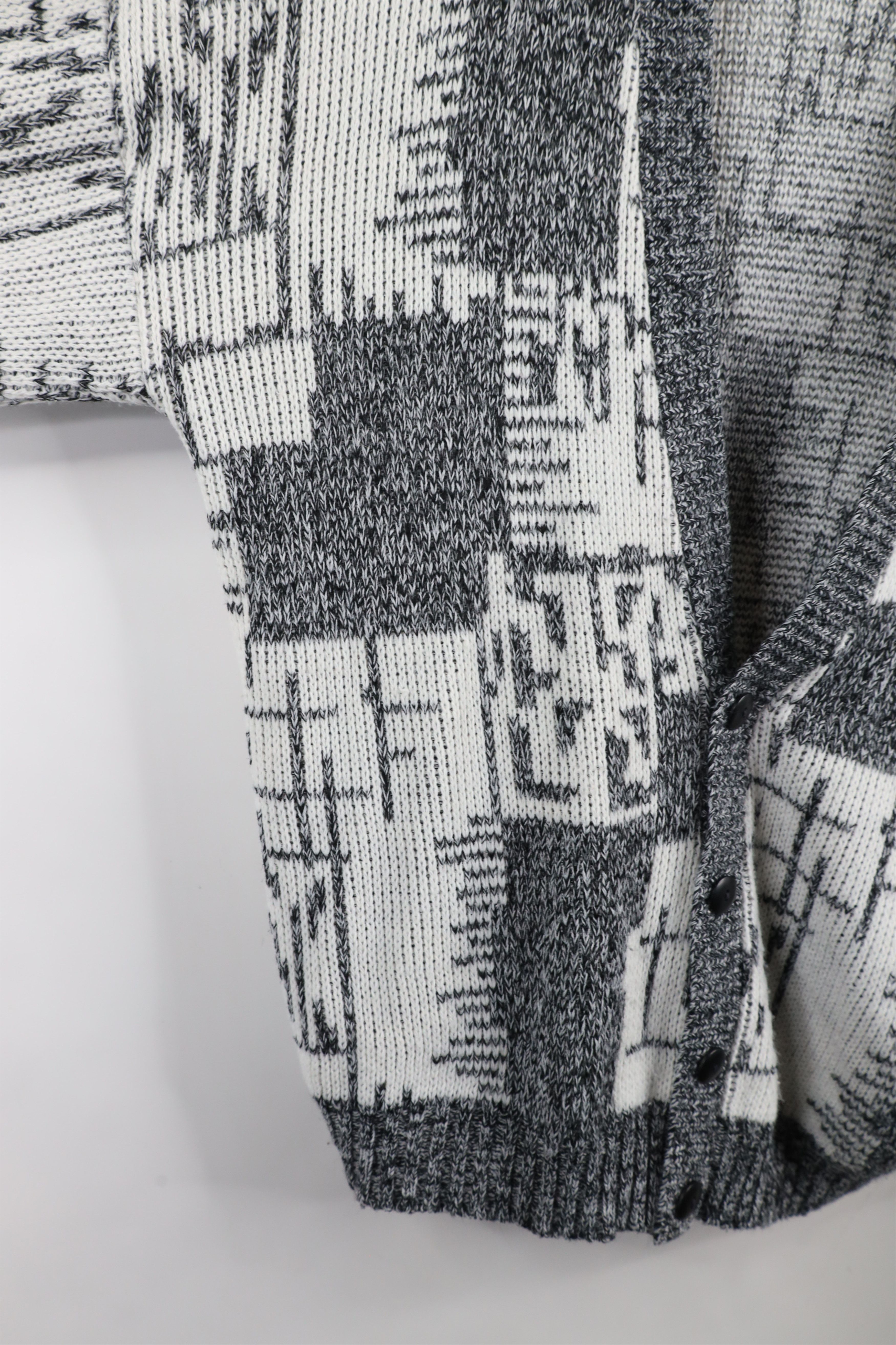 Vintage Vintage 90s Streetwear Geometric Knit Cardigan Sweater USA Size US XL / EU 56 / 4 - 6 Thumbnail