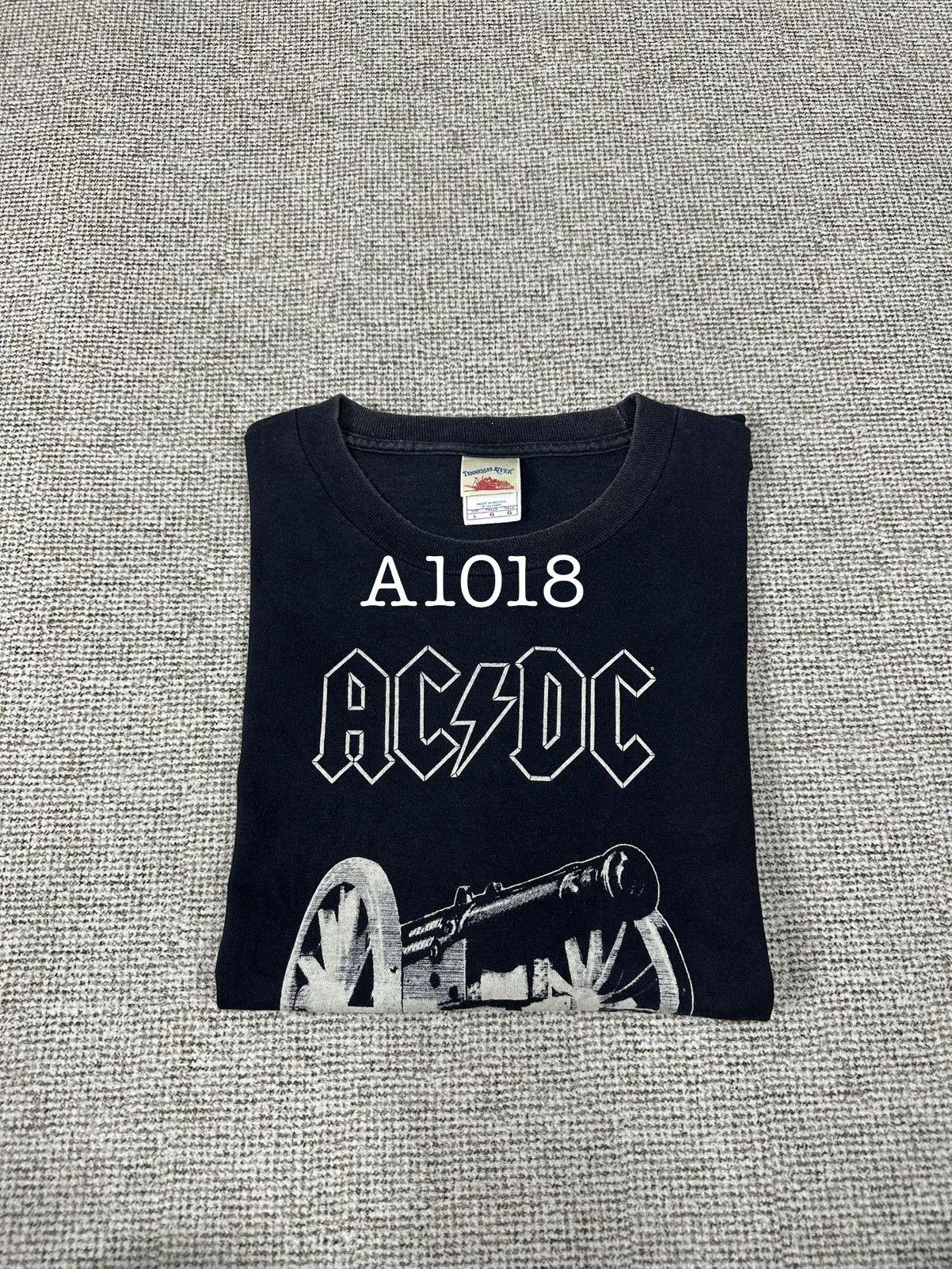 Band Tees Vintage Band ACDC For Those About To Rock Tshirt A1018 Size US L / EU 52-54 / 3 - 13 Thumbnail