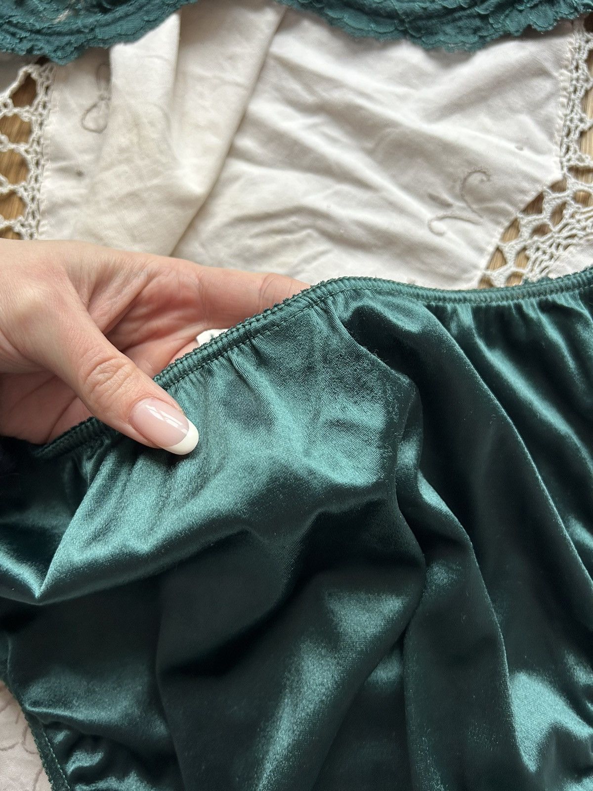 Victoria's Secret × Vintage Gorgeous Victoria’s Secret Emerald Lace Set Lingerie Size ONE SIZE - 5 Thumbnail