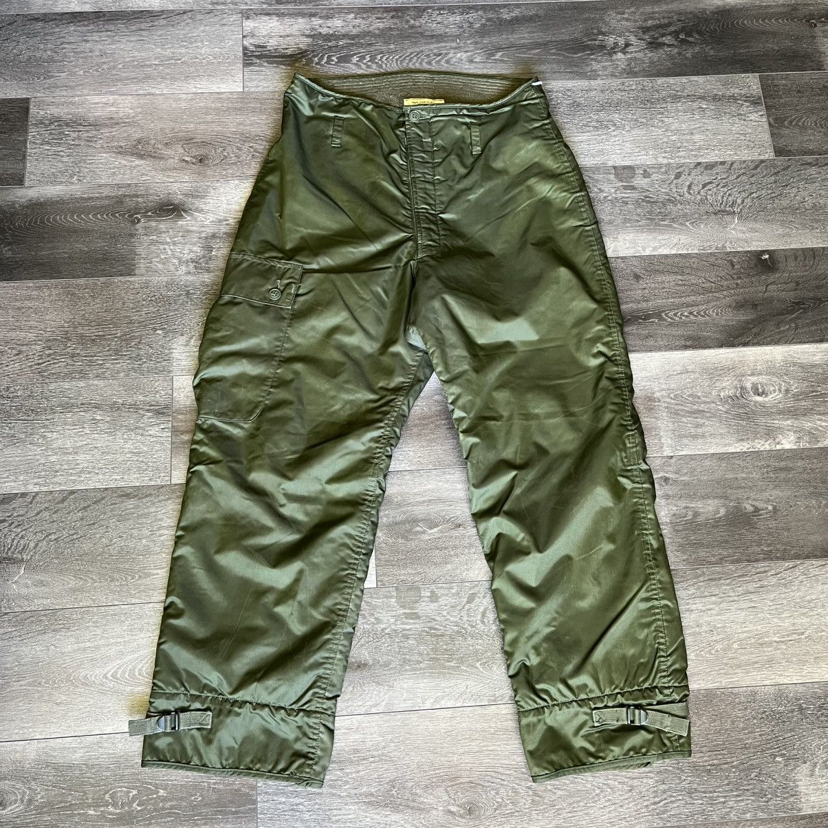 Vintage Vintage 1960s Army Extreme Cold Weather Impermeable Trousers Size US 34 / EU 50 - 1 Thumbnail