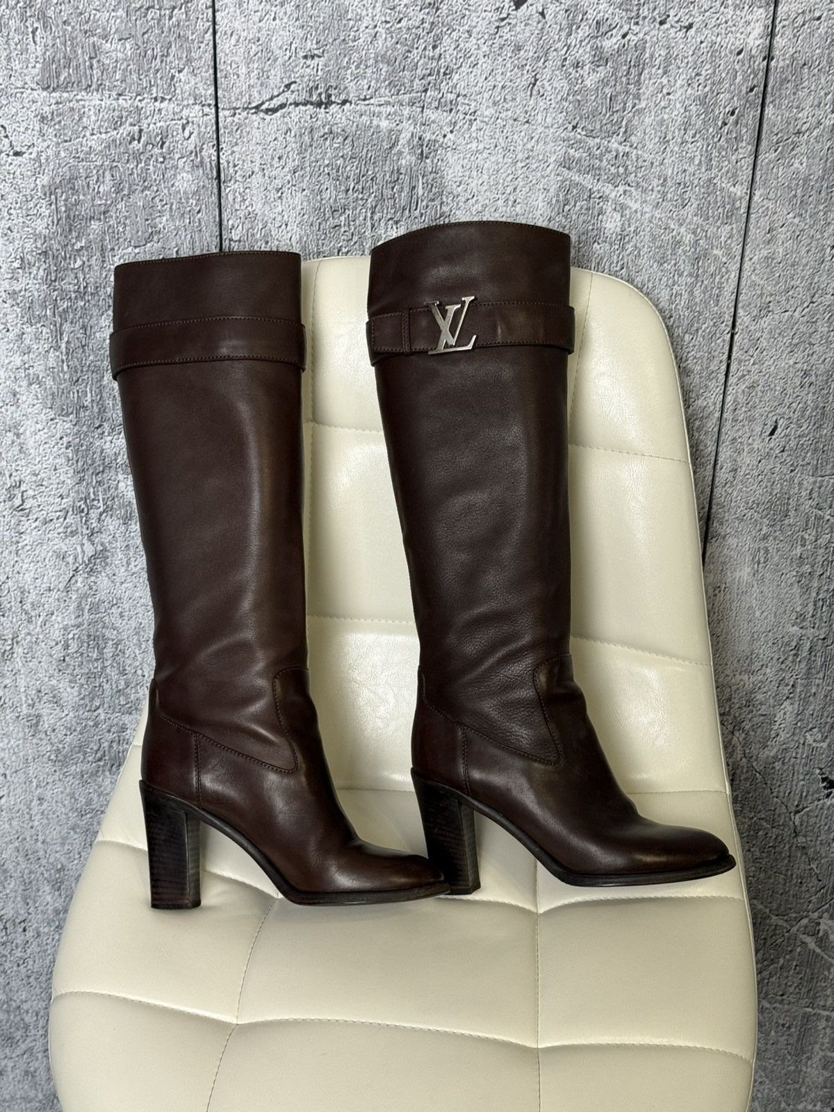 Louis Vuitton Louis Vuitton LV Logo Knee High Boots Leather Block Heel Size US 7 / IT 37 - 6 Thumbnail