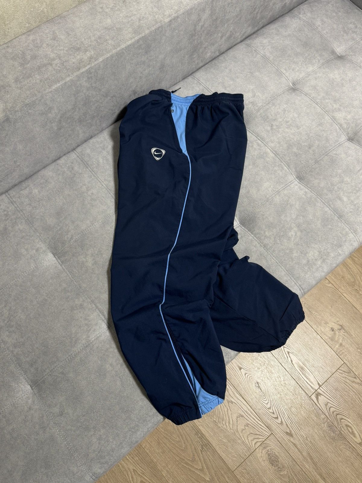 Nike × Vintage Vintage Nike Y2K nylon baggy pants blue navy size XL Size US 34 / EU 50 - 2 Thumbnail